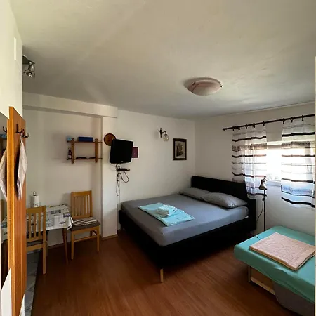 Apartments Tea Karlobag Exterior photo